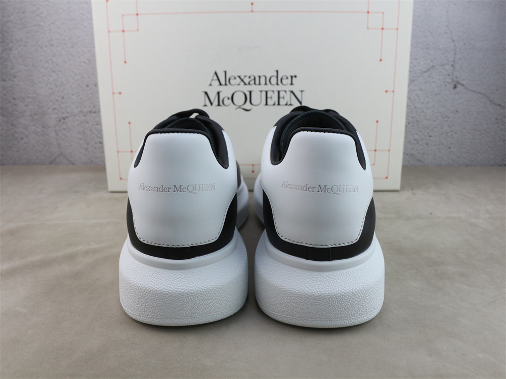 ALEXANDER MCQUEEN Black White Oversized Sneakers 553680WHGP51070